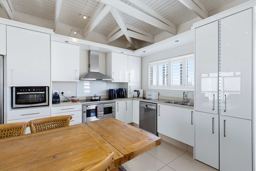 4 Bedroom Property for Sale in Bantry Bay Western Cape